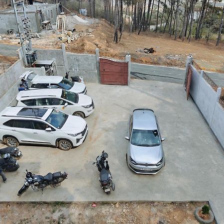 Xtsy Travellers Hostel Shillong Esterno foto