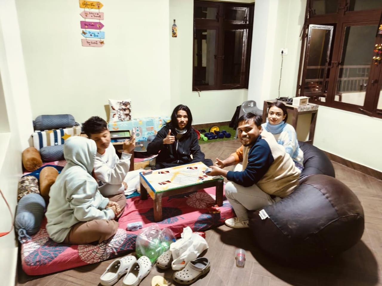 Xtsy Travellers Hostel Shillong Esterno foto