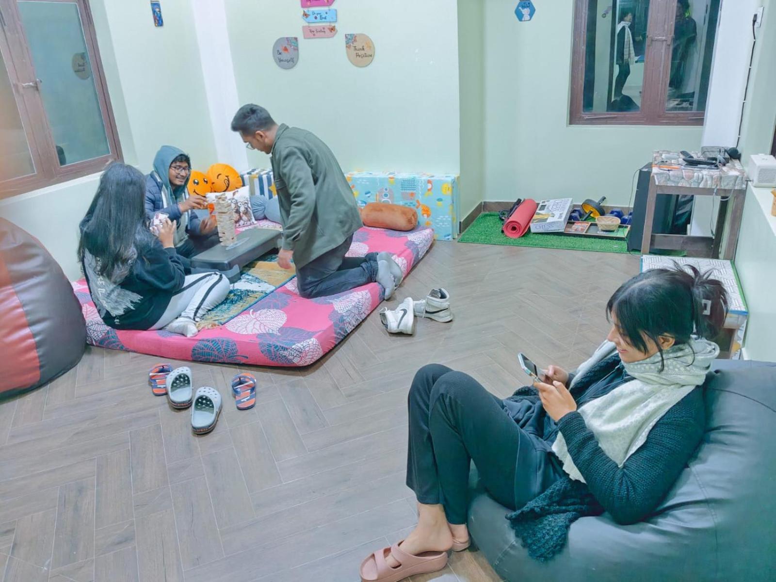 Xtsy Travellers Hostel Shillong Esterno foto