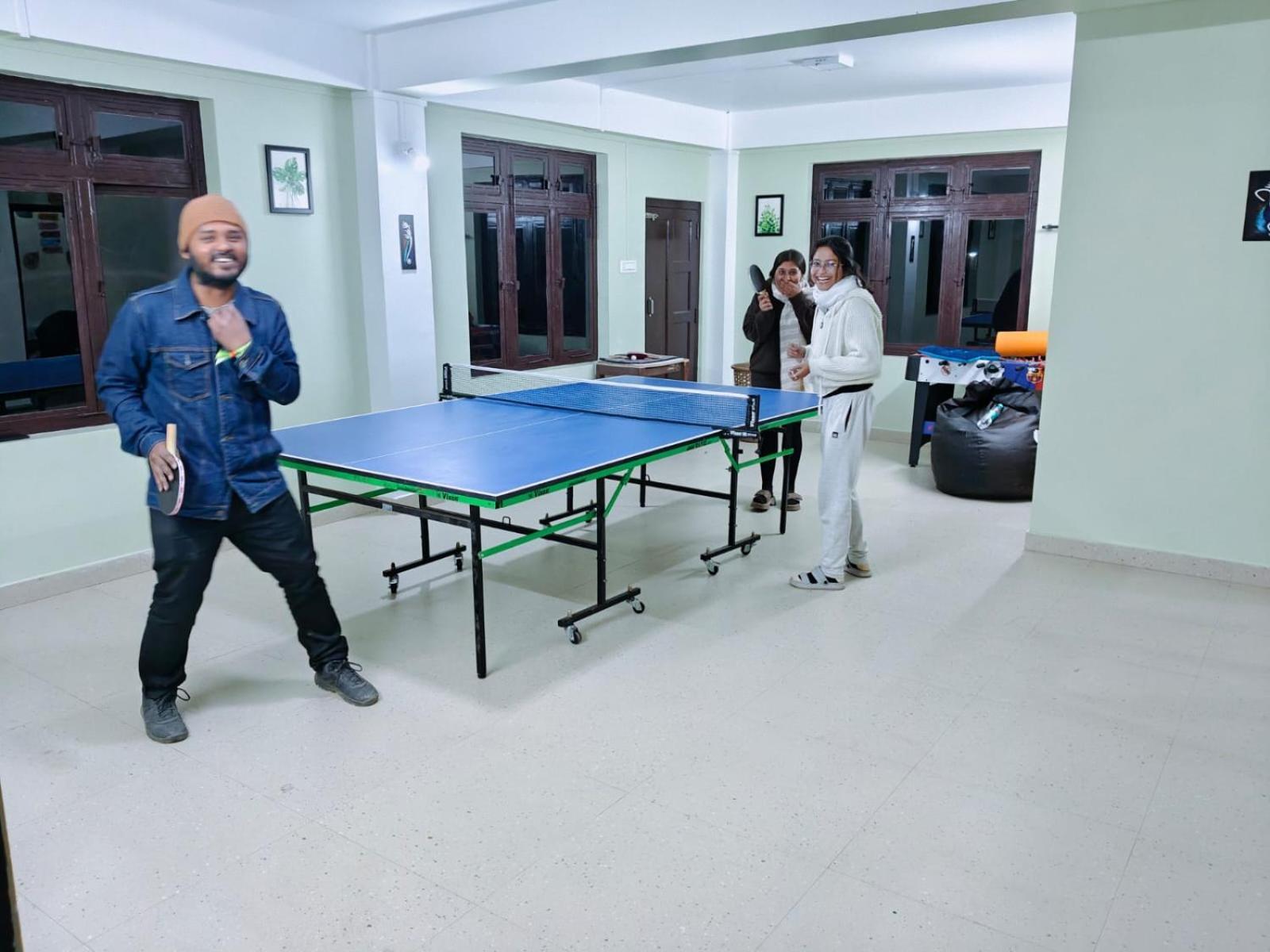 Xtsy Travellers Hostel Shillong Esterno foto