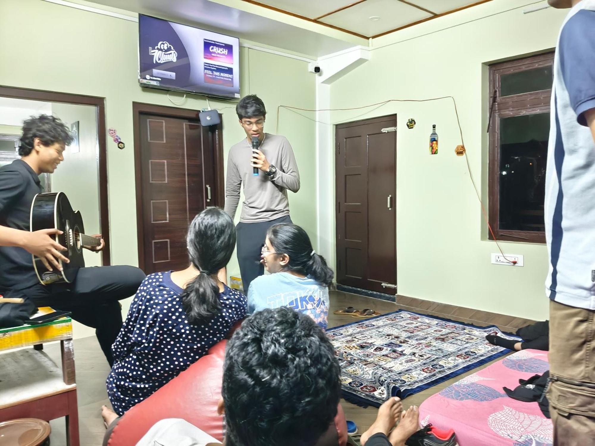 Xtsy Travellers Hostel Shillong Esterno foto
