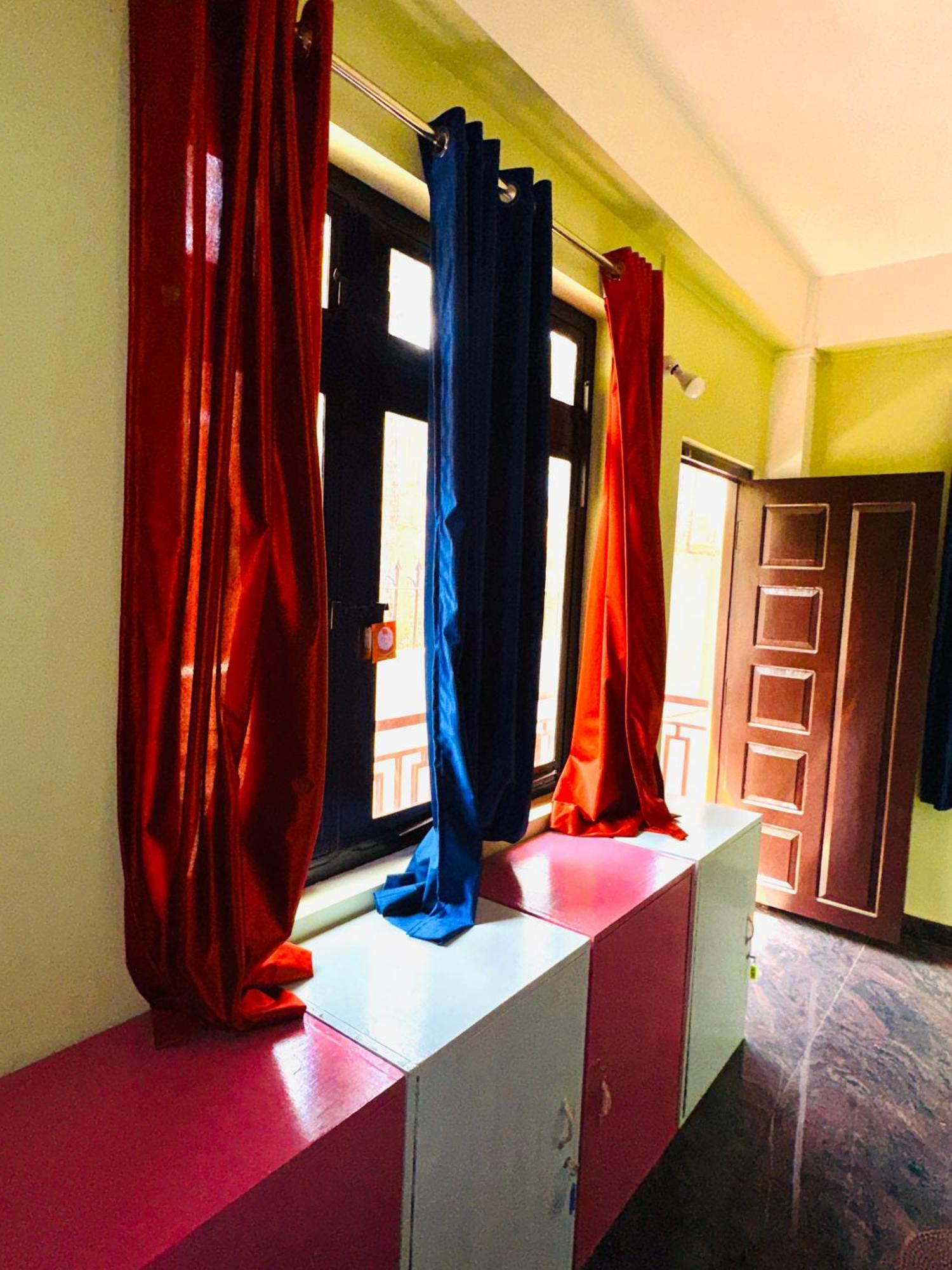 Xtsy Travellers Hostel Shillong Esterno foto