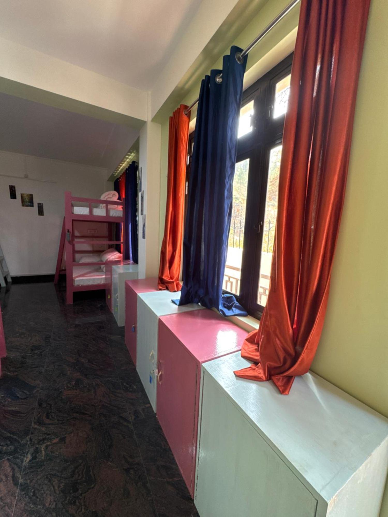 Xtsy Travellers Hostel Shillong Esterno foto