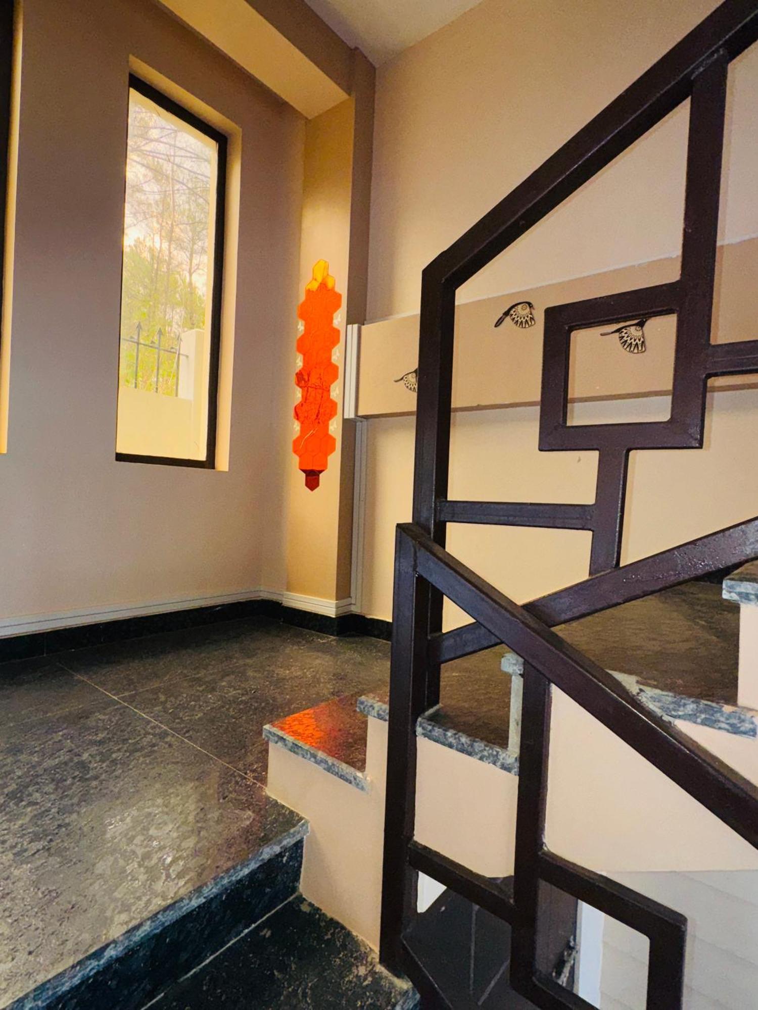 Xtsy Travellers Hostel Shillong Esterno foto