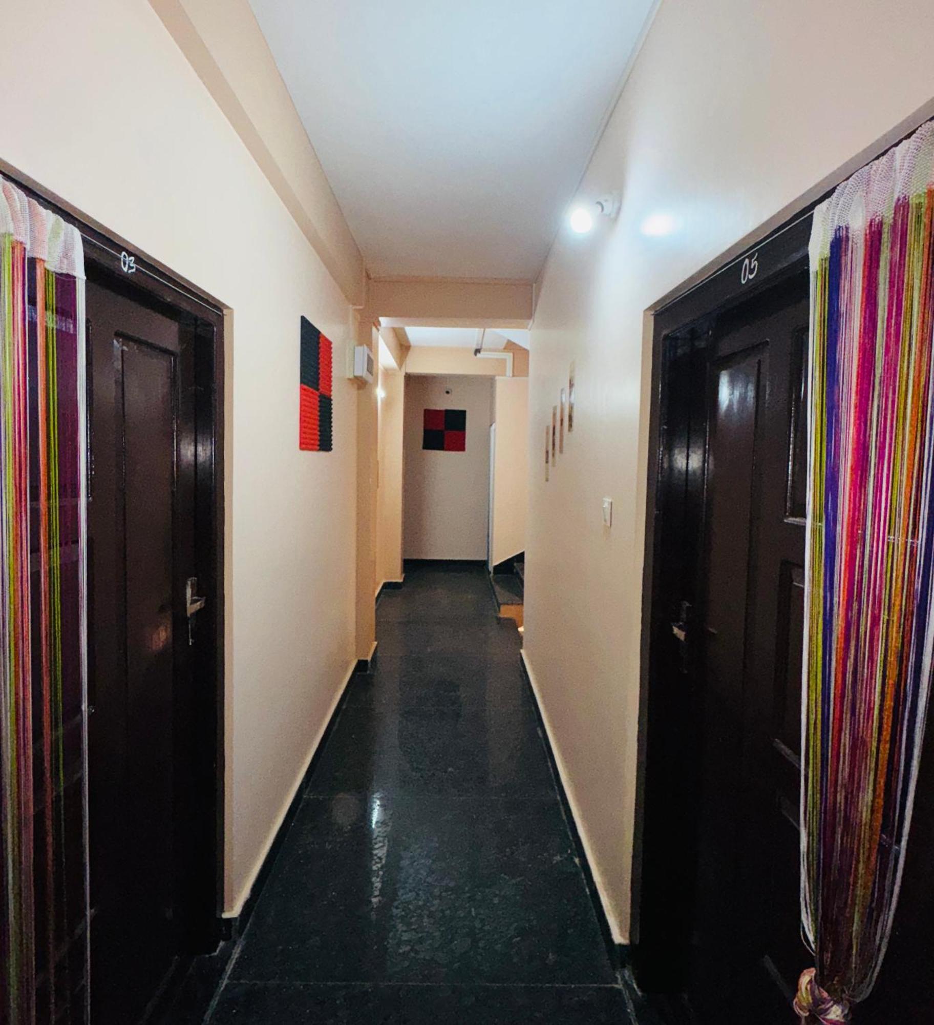 Xtsy Travellers Hostel Shillong Esterno foto
