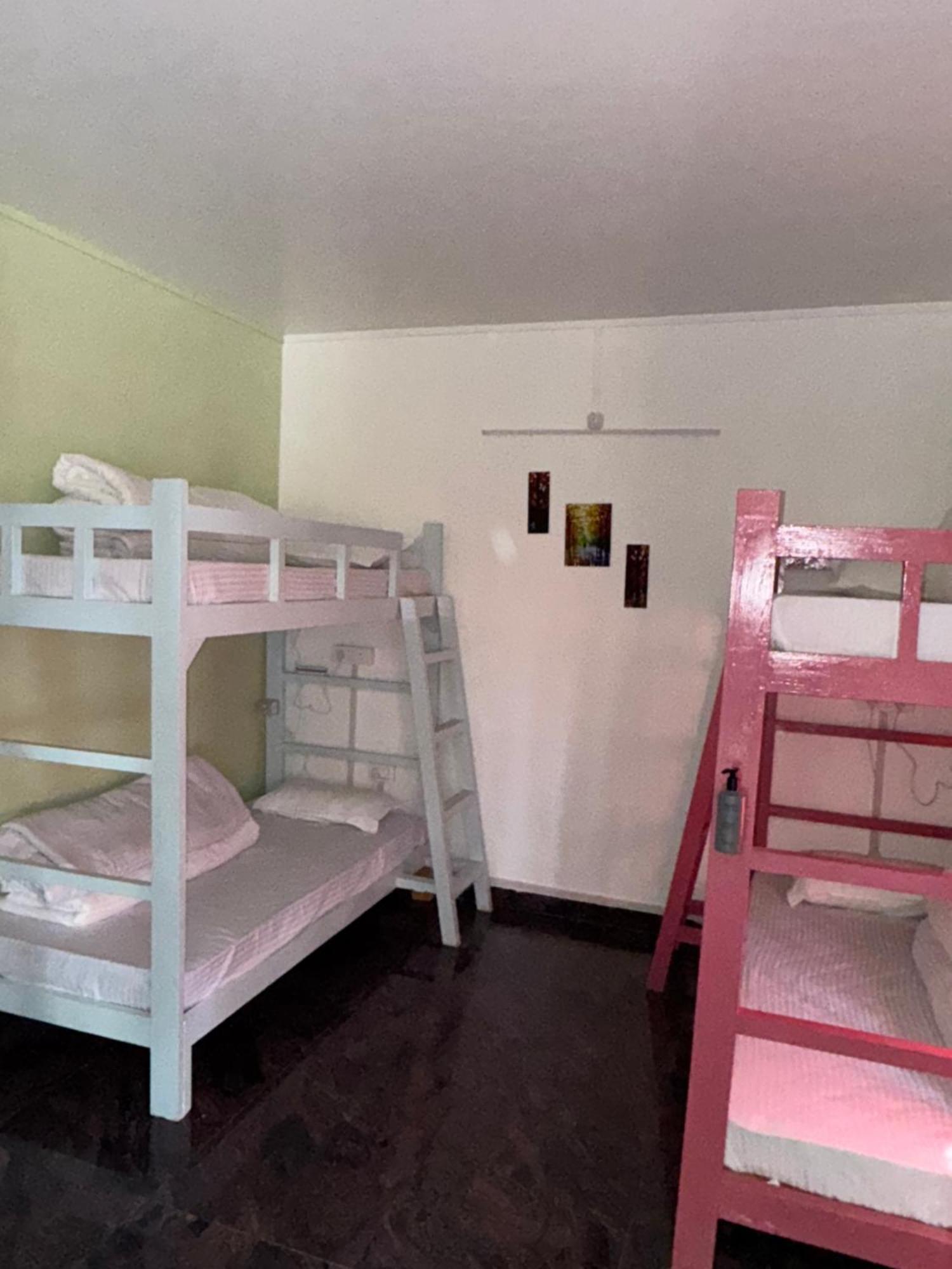 Xtsy Travellers Hostel Shillong Esterno foto